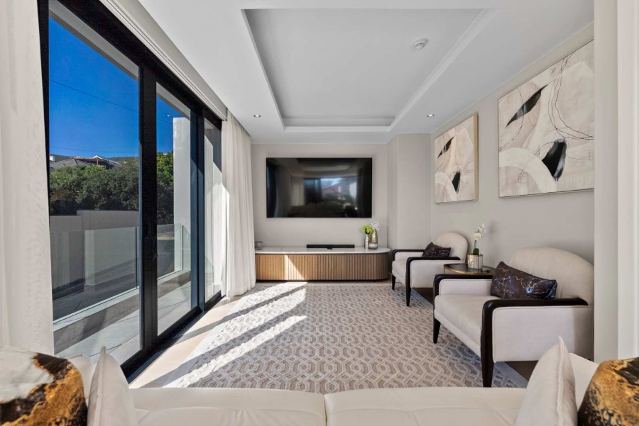 4 Bedroom Property for Sale in Bantry Bay Western Cape